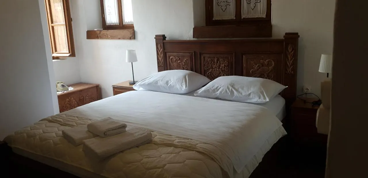 Silver Hill Guesthouse Gjirokastër 3*,