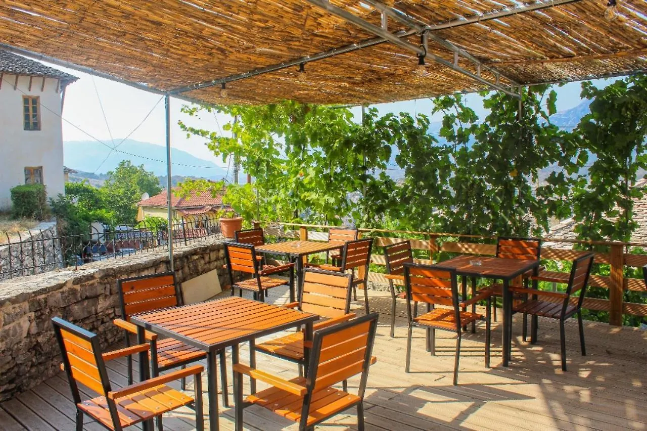 بيت ضيافة Silver Hill Guesthouse Gjirokastër