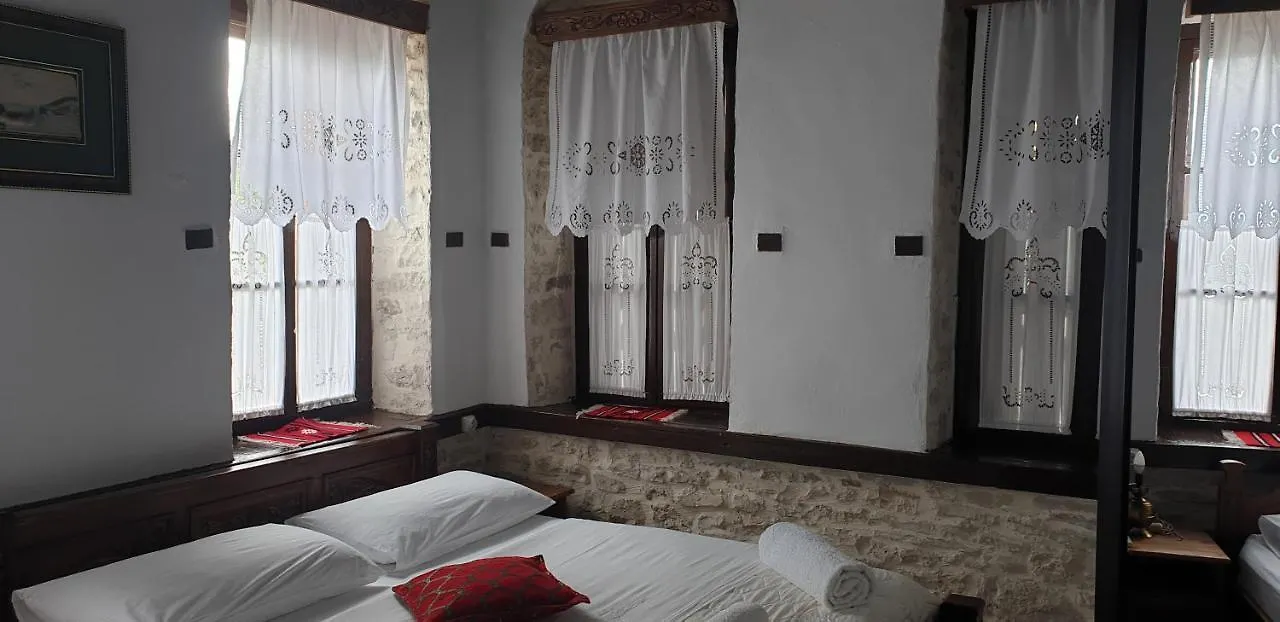 Silver Hill Guesthouse Gjirokastër ألبانيا