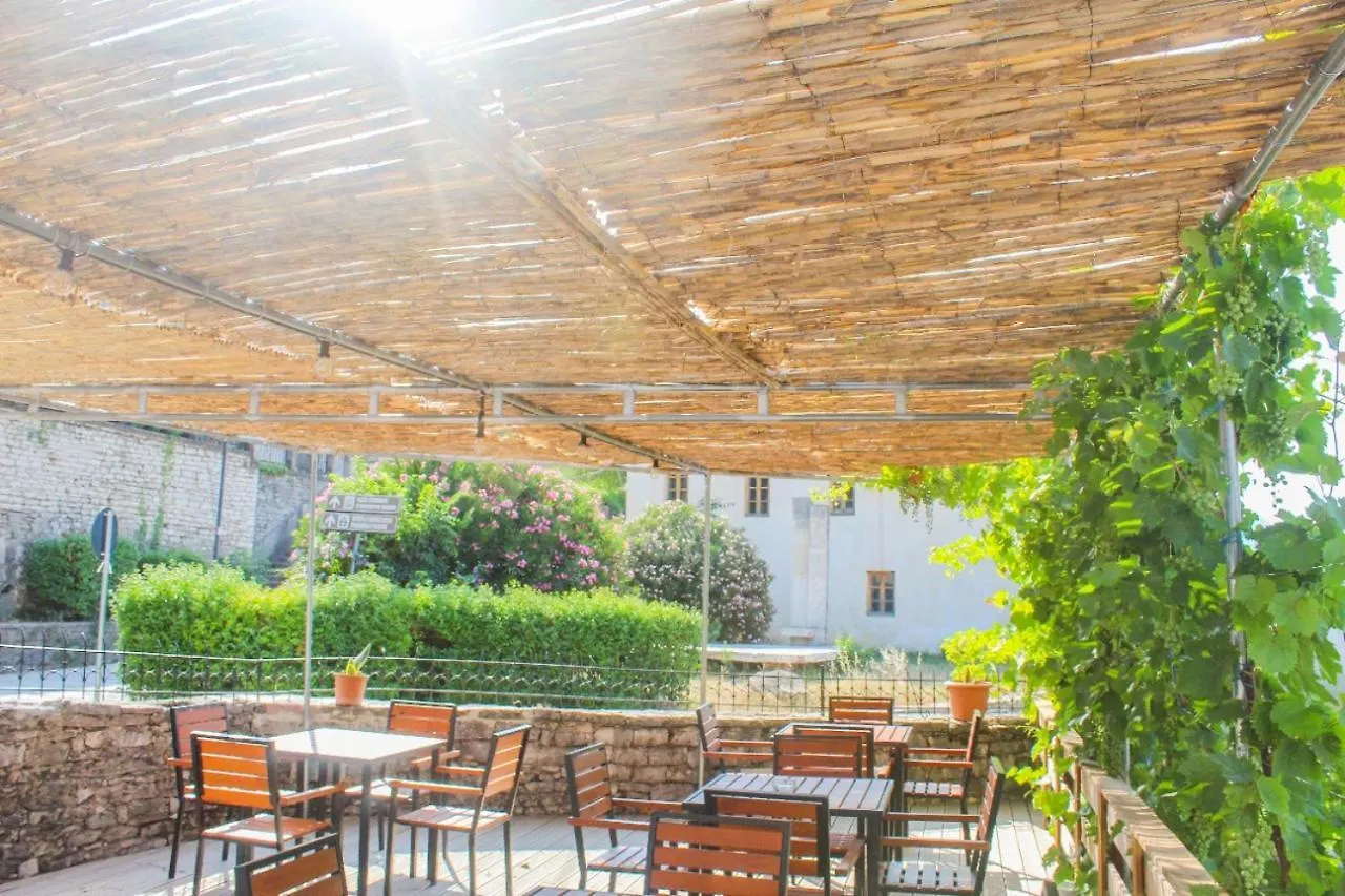 Silver Hill Guesthouse Gjirokastër ألبانيا