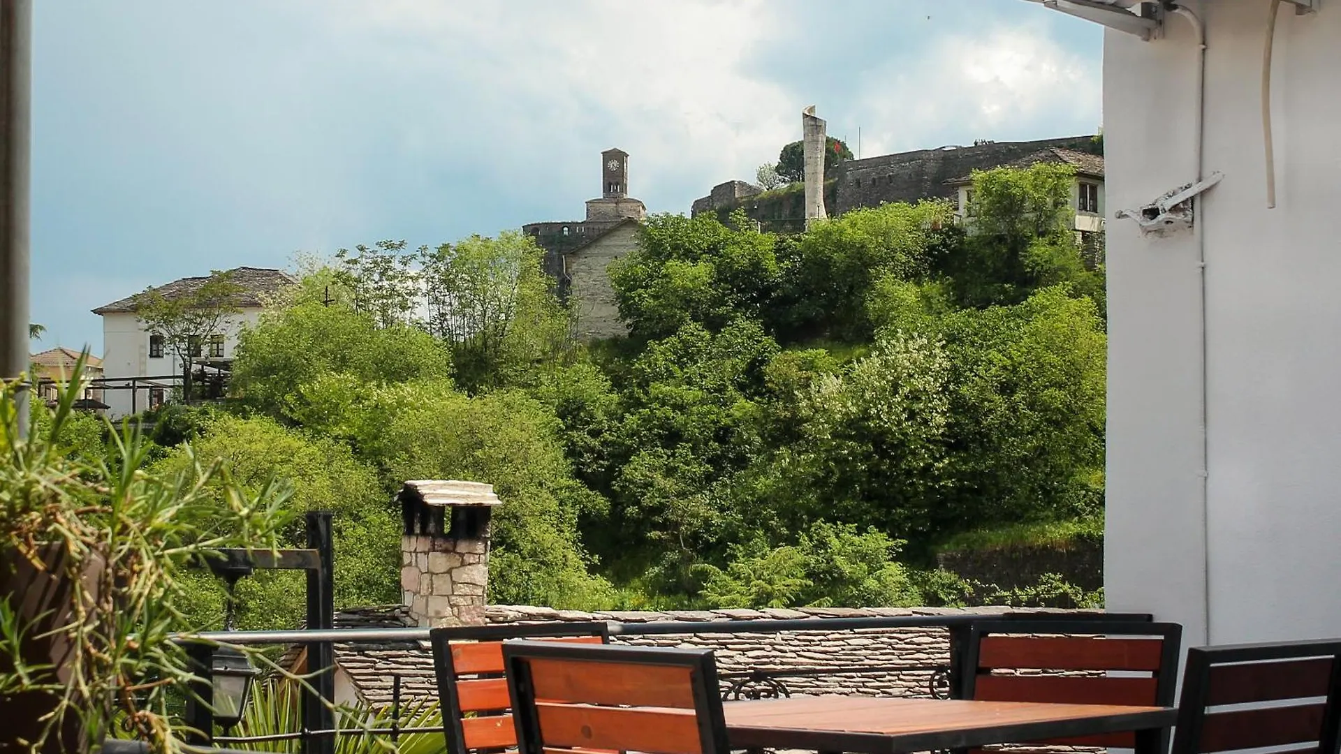 بيت ضيافة Silver Hill Guesthouse Gjirokastër