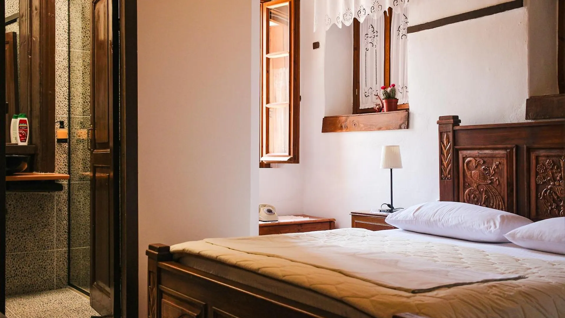 Silver Hill Guesthouse Gjirokastër بيت ضيافة
