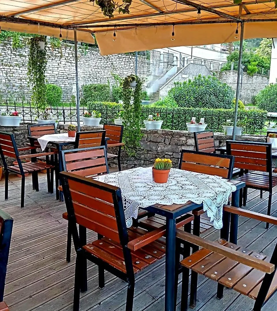 Silver Hill Guesthouse Gjirokastër Konukevi