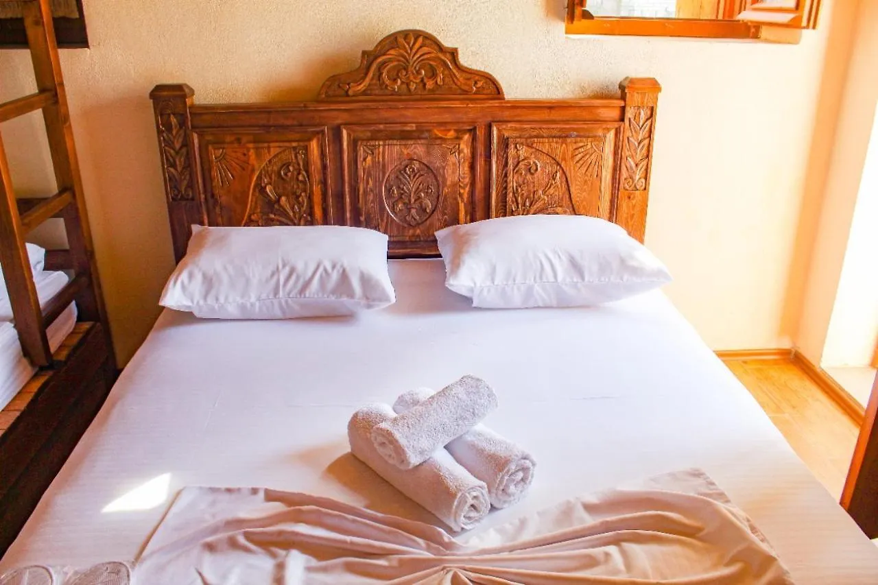 Silver Hill Guesthouse Gjirokastër 招待所