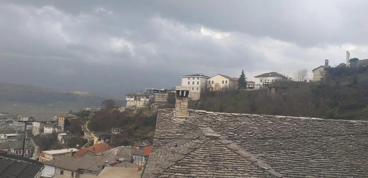 Silver Hill Guesthouse Gjirokastër 招待所