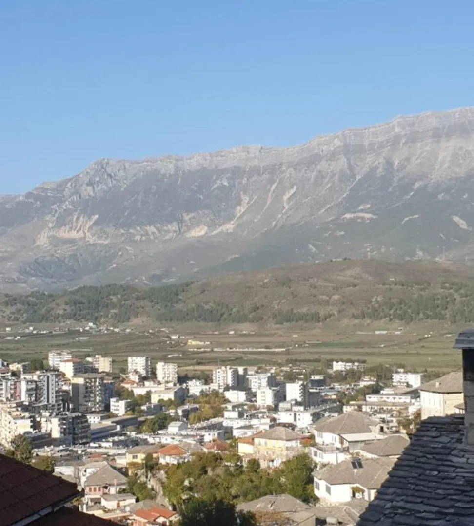 Silver Hill Guesthouse Gjirokastër 招待所